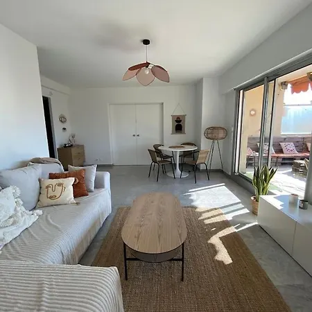 Apartment Avec Terrasse *